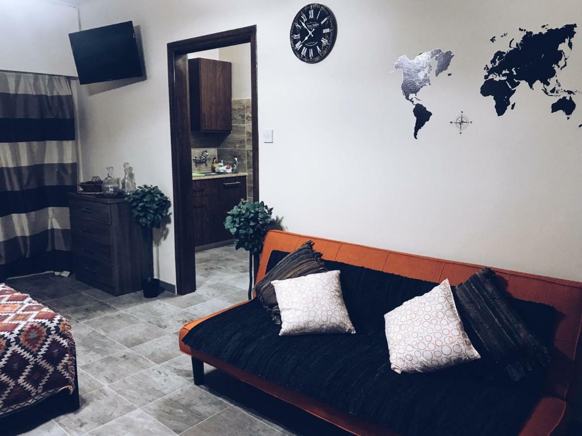 Studio In Heart Of Limassol Ngoại thất bức ảnh