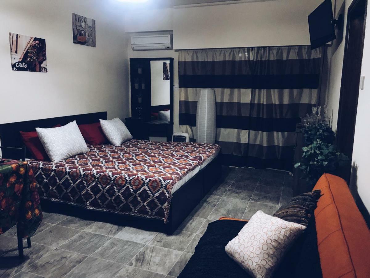 Studio In Heart Of Limassol Ngoại thất bức ảnh